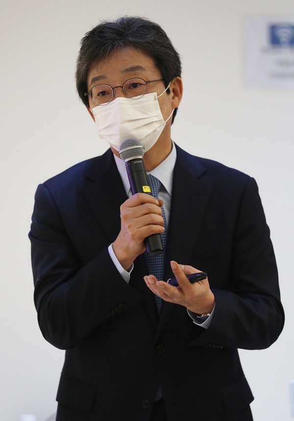 지난 18일 오후 유승민 전 국민의힘 의원이 충북 괴산군에 있는 자연드림파크에서 '우리 경제의 미래와 사회적 경제의 역할'을 주제로 강연하고 있다. (사진=연합뉴스)