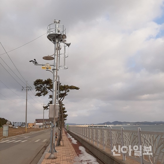 간월도 열화상카메라 및 방범CCTV, 비상안내방송기기 설치 모습.(사진=서산시)