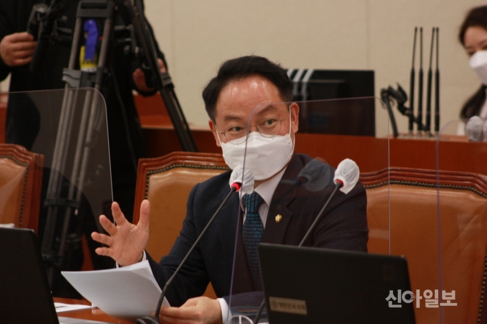 국회 국토교통위원회 허영 민주당 의원. (사진=허영 의원실)