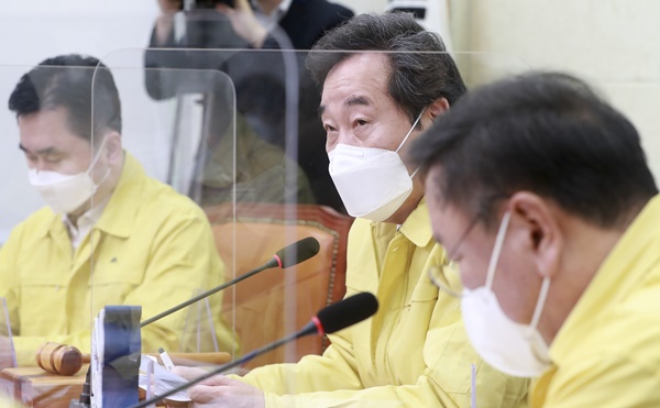 더불어민주당 이낙연 대표가 24일 국회에서 열린 최고위원회의에서 발언하고 있다. (사진=연합뉴스)