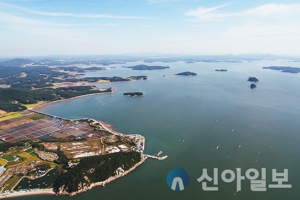 솔향기길 1코스에서 바라본 가로림만 바다 모습.(사진=이영채기자)