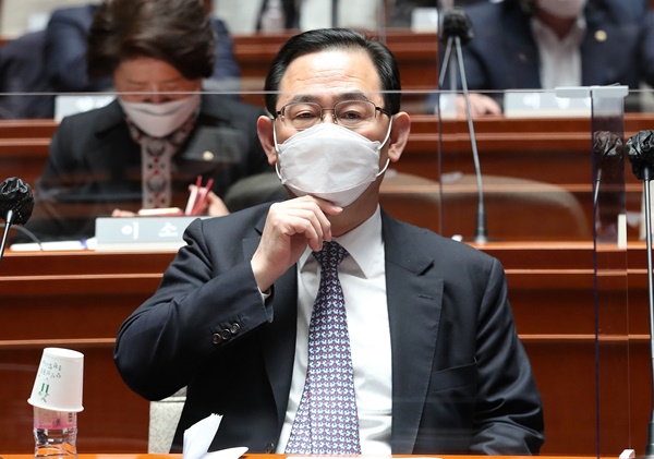 국민의힘 주호영 당대표 권한대행이 16일 오전 서울 여의도 국회에서 열린 의원총회에 참석하고 있다. (사진=연합뉴스)