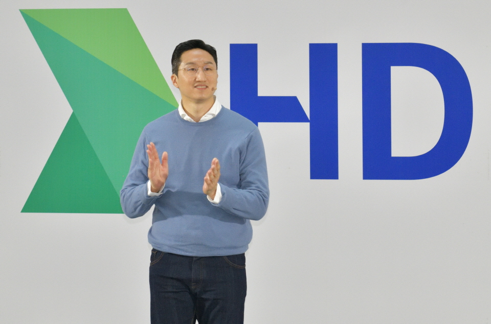정기선 HD현대 사장이 지난해 12월26일 경기 판교 GRC에서 열린 HD현대 50주년 비전 선포식에서 발표하는 모습. [사진=HD현대]