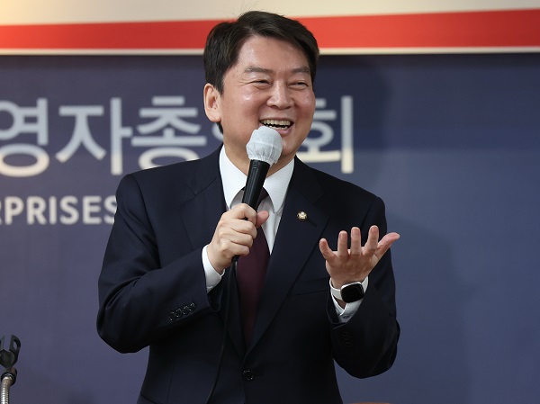 국민의힘 당권주자인 안철수 의원이 1일 대구 서구 경총회관에서 열린 당원간담회에서 발언하고 있다. (사진=연합뉴스)