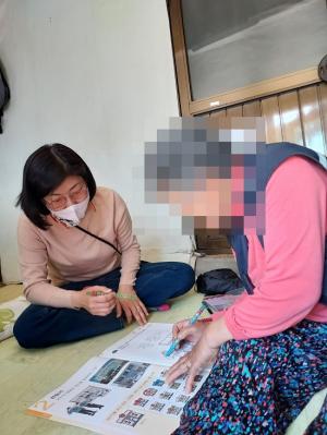홍천군종합사회복지관, 노인맞춤돌봄서비스 정신건강프로그램 진행