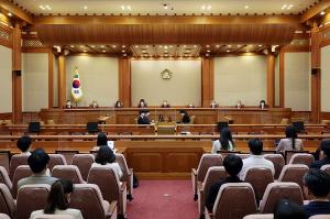 ‘단순파업 업무방해죄 처벌’ 10년 만에 합헌 결정