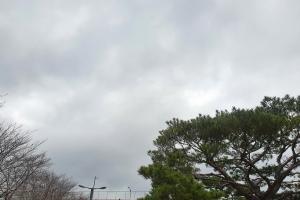 [오늘날씨] 구름 많은 금요일… 서울 오후 한때 소나기