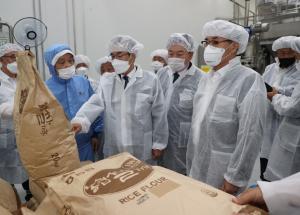 이성희 농협 회장 "쌀 가공 역량 집중, 소비 늘리겠다"