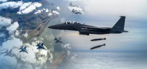 北 전투기 8대·폭격기 4대 시위성비행…"군, 압도적 전력으로 대응"