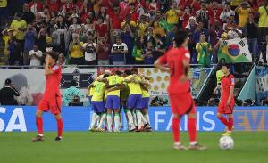 [카타르 월드컵] 한국축구, 최강 브라질에 1-4 완패… 일본도 8강 무산 (종합)