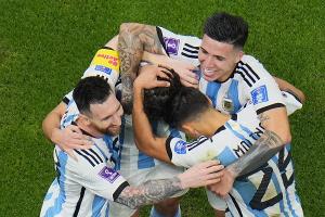 아르헨티나, 크로아티아 꺾고 8년만에 결승행