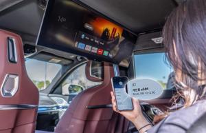BMW서 유튜브 본다…통신3사, 차량용 e심요금제 출시