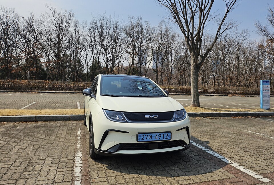 [카랑CAR랑] 2000만원대 전기차에 '3D뷰·파노라마 루프'...BYD 돌핀 - 뉴스 썸네일 이미지