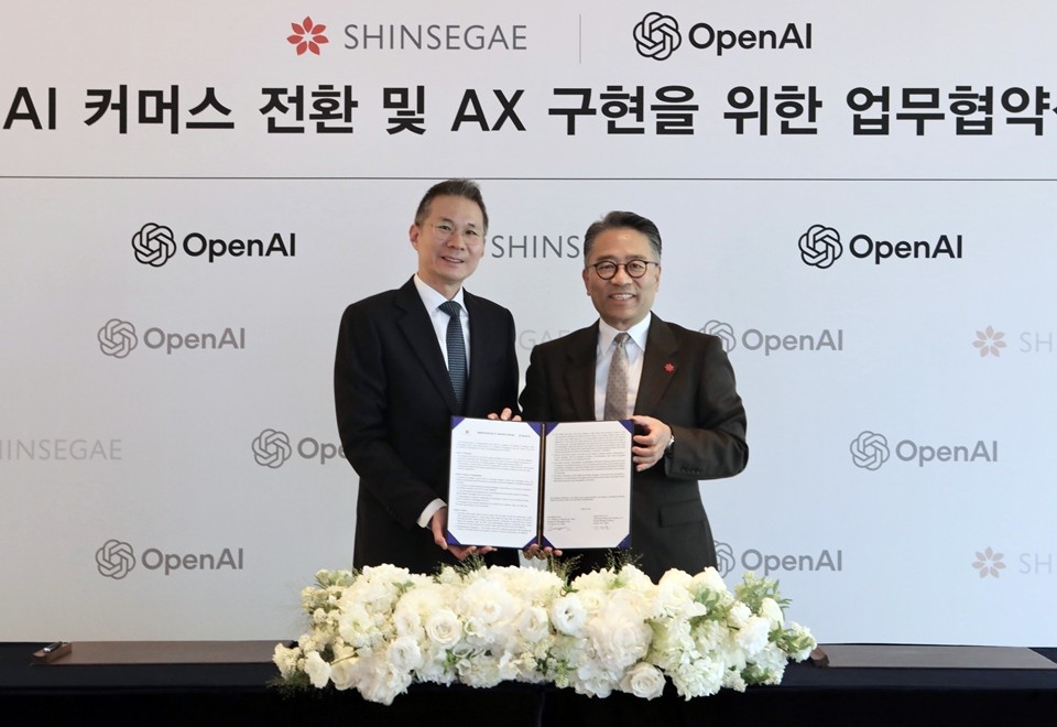 [주간유통잇슈] 'AI 커머스' 신세계, '프리미엄 큐레이션' 현대백화점