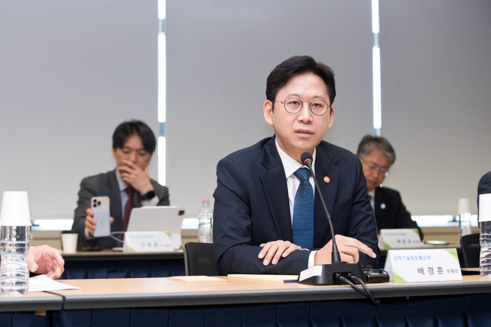 배경훈 부총리, '미토스 충격' 대응…"국내 AI보안 특화모델 개발 추진"