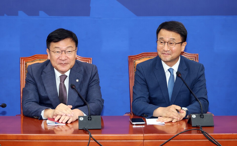 <b>한병도</b>-<b>정점식</b>, 첫 <b>회동</b>…후반기 원 구성 놓고 신경전