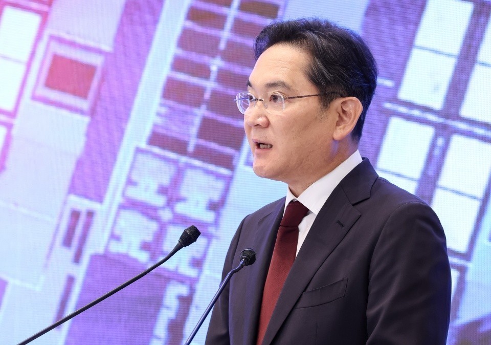 이재용, 프랑스로 AI 생태계 확대…미스트랄AI와 '반도체 특화 AI' 공동개발