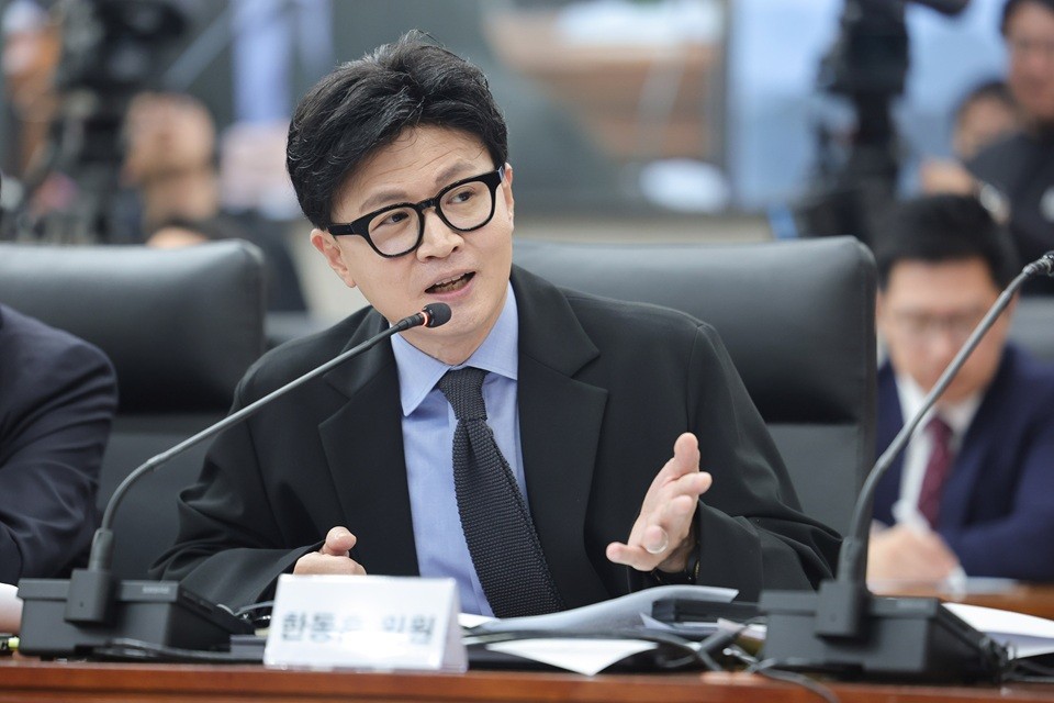 與 '딸 허위 스펙' 공세에 '김민석 아들' <b>역공</b> 펼친 <b>한동훈</b>