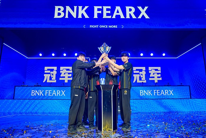 BNK 피어엑스, 데마시아컵 우승... 국제대회 '2연패' - 뉴스 썸네일 이미지