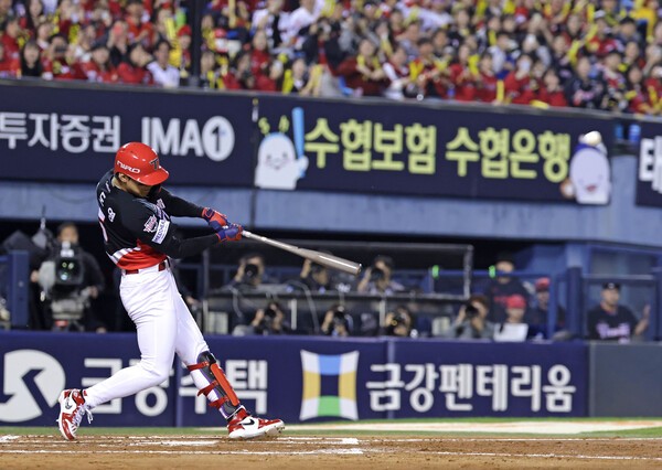 KIA, LG에 13-1 완승…'플레이오프' 진출